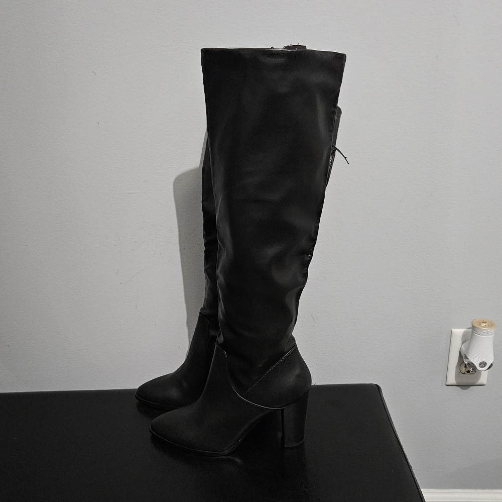NWT: Express Soft Vegan Leather Knee Boots - Size 9 - Picture 4 of 4